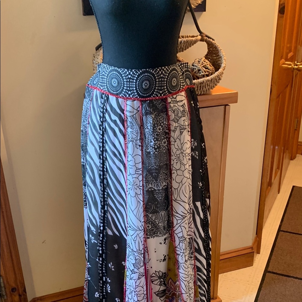 Mirasol Flowered Maxi Skirt